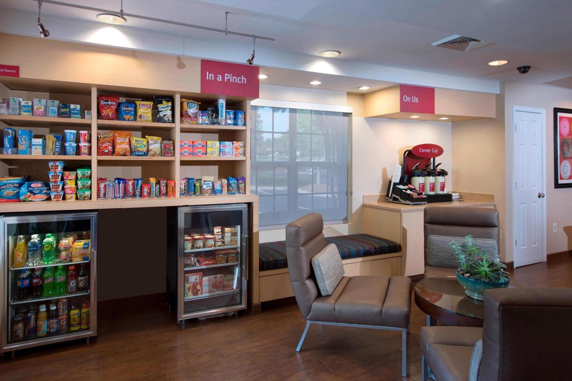 阿尔法利塔万豪广场套房酒店 外观 照片